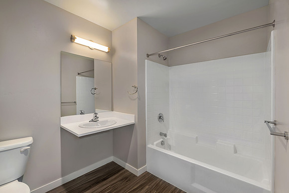 AH_Cypress_2066Bath_9585b-11x8