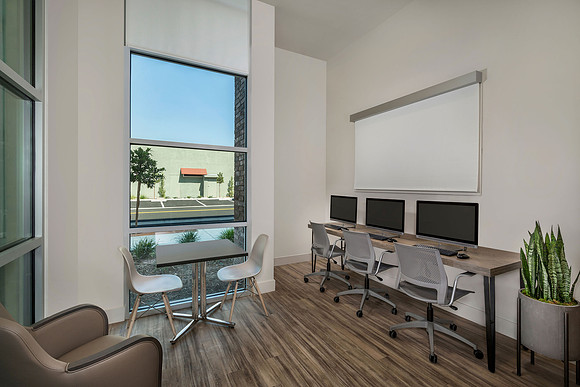 AH_Eastgate_ComputerRoom_3587b-11x8
