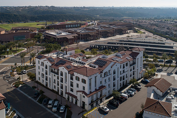 AH_Luna_AerialView_0105a-11x8