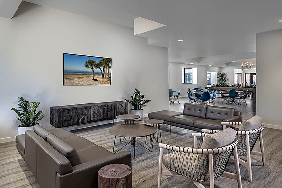AF-Zephyr_TV-SittingRoom_3446a-11x8