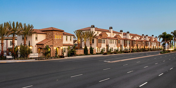AH_DellaRosa_Exterior_7130e-11x8