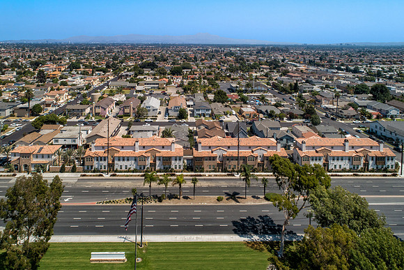 AH_DellaRosa_Exterior_A_0025-11x8