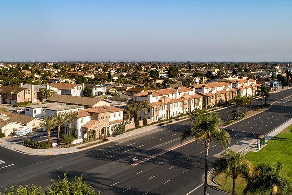 AH_DellaRosa_Exterior_A_0095e-11x8
