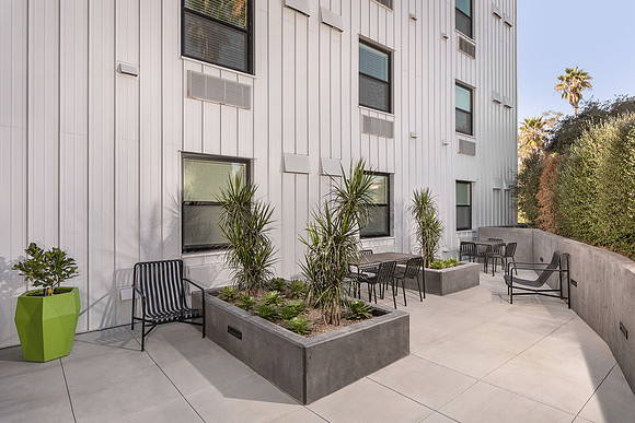 AH_TheLink_PatioFl2_3601a-11x8
